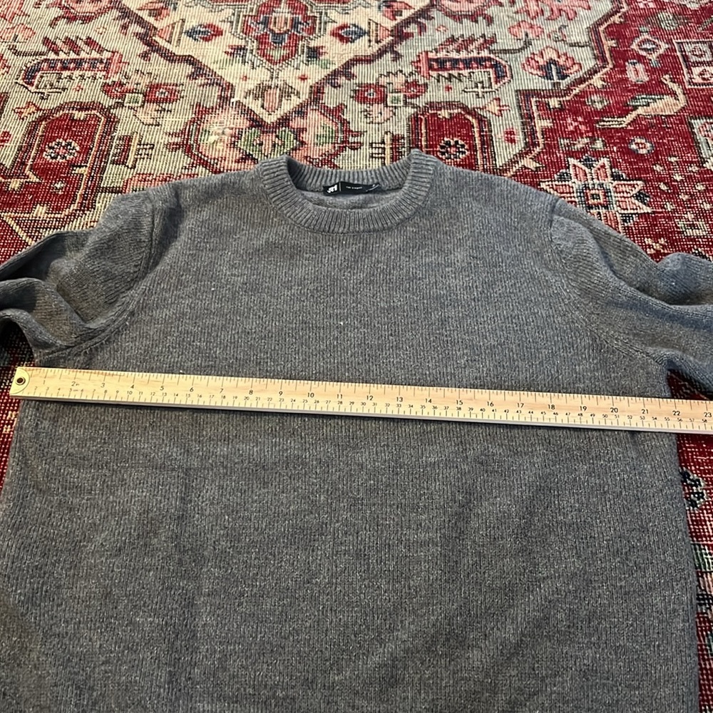 Simons gray sweater - Picture 6 of 8